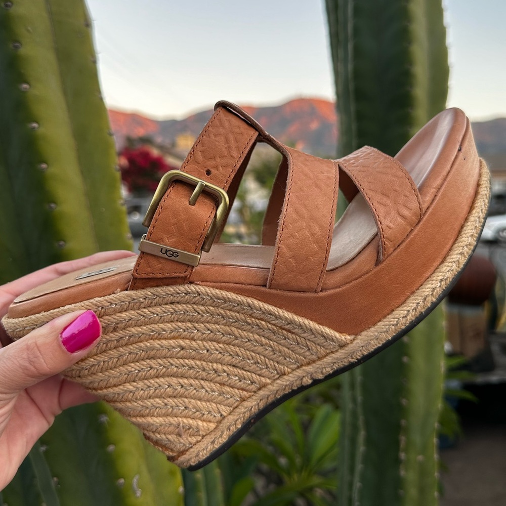 Women’s UGG HEDY EMBOSS  WEDGE #9